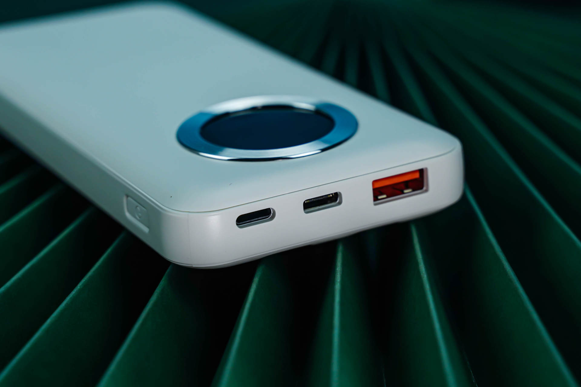 全国限电，手机电量焦虑症不用怕，台电充电宝：安全又好用