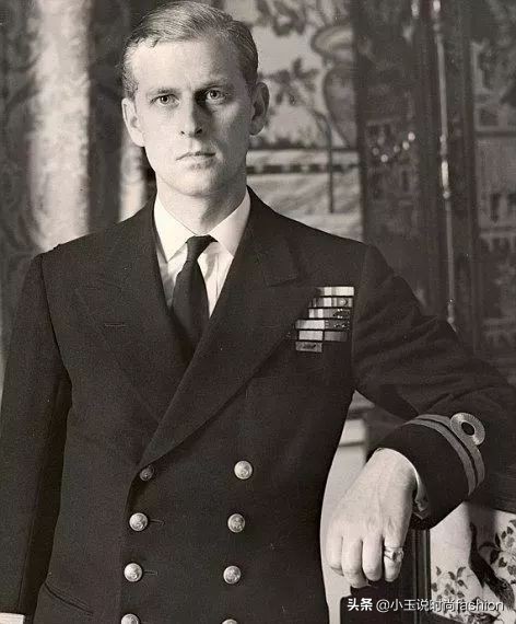 戒指戴在哪个手指上最合适,戒指的戴法和意义男女左右手