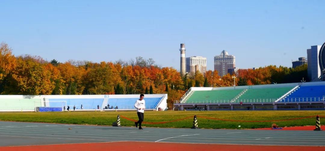 多个运动场馆免费开放,动起来体育公园