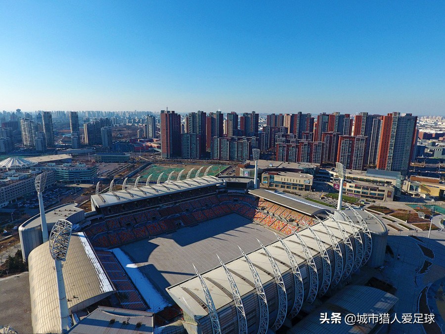 兴建专业足球场——恒大与中国足球走向真正职业化的关键一步