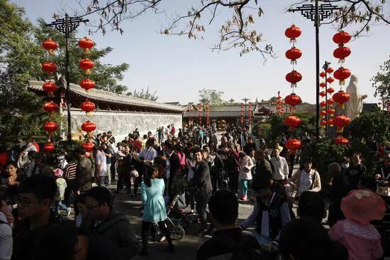 清明节去开封清明上河园,春节开封清明上河园人多吗