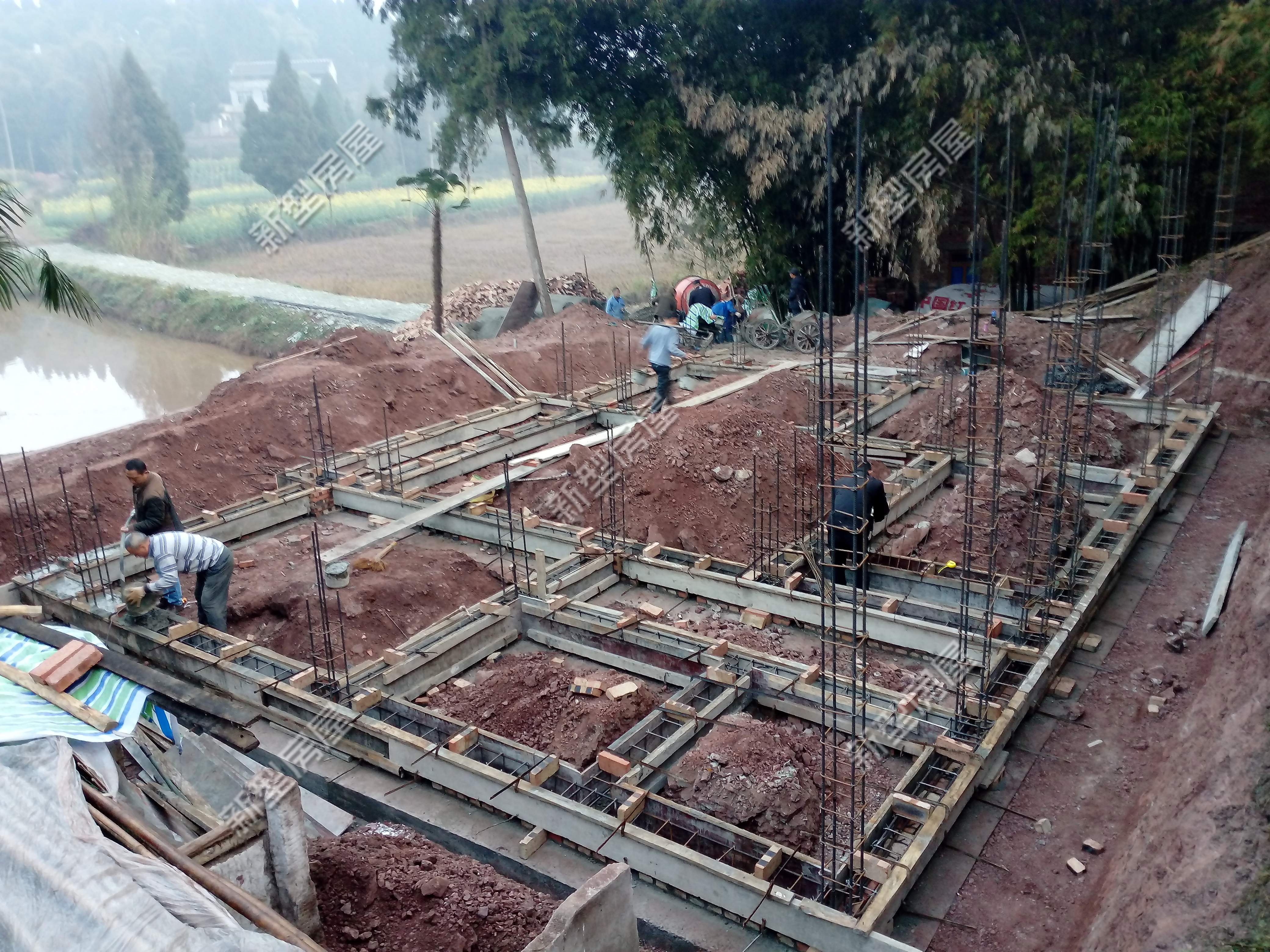 农村自建房浇混凝土有点轻微裂痕,农村自建房混凝土怎样不裂