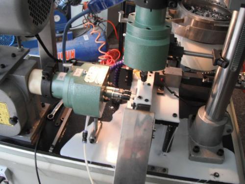 攻丝机国内外研究现状,齿轮自动攻丝机特点