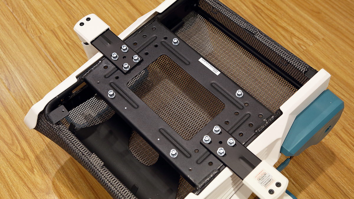 车顶太滑,不如找把好椅子坐着维权