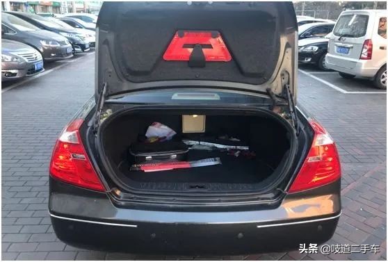 2万开回美式油老虎，后排沙发气场足