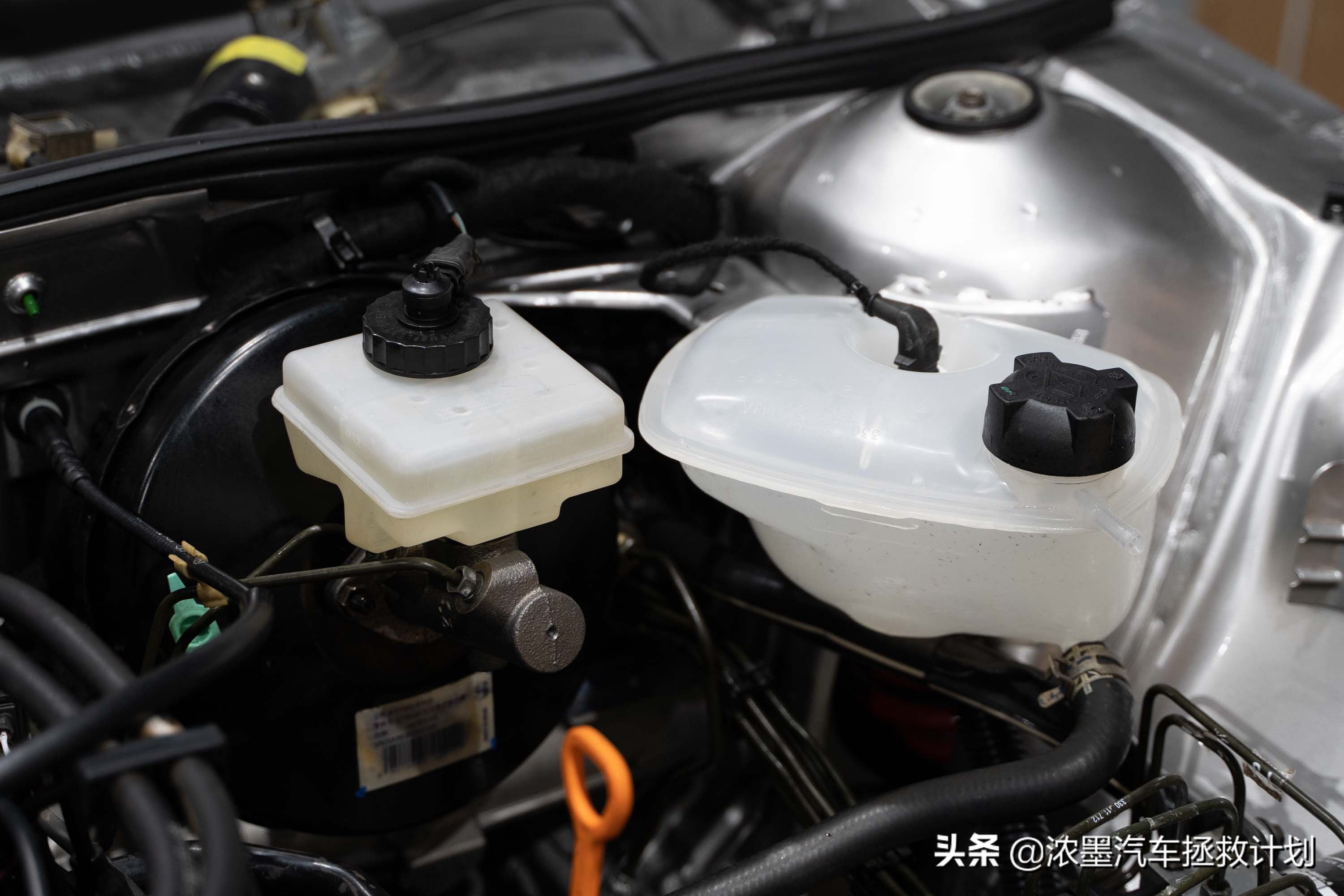 「妙手生花」重建一台战损级桑塔纳，带给它历经千般后的华丽重生