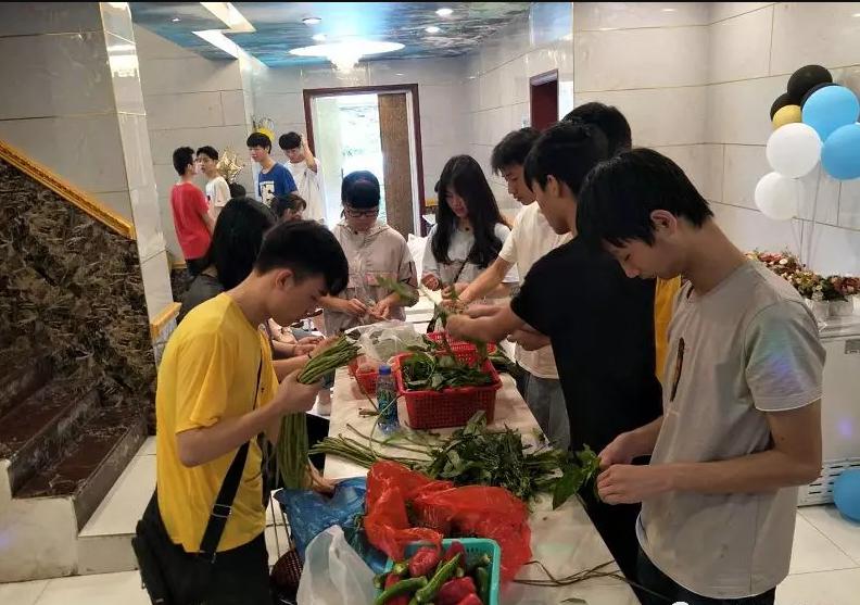 长沙一度软件学院：T266班级活动轰趴心语