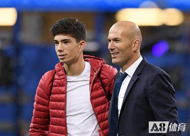 马尔蒂尼的父子视频,马尔蒂尼父子在nba的表现