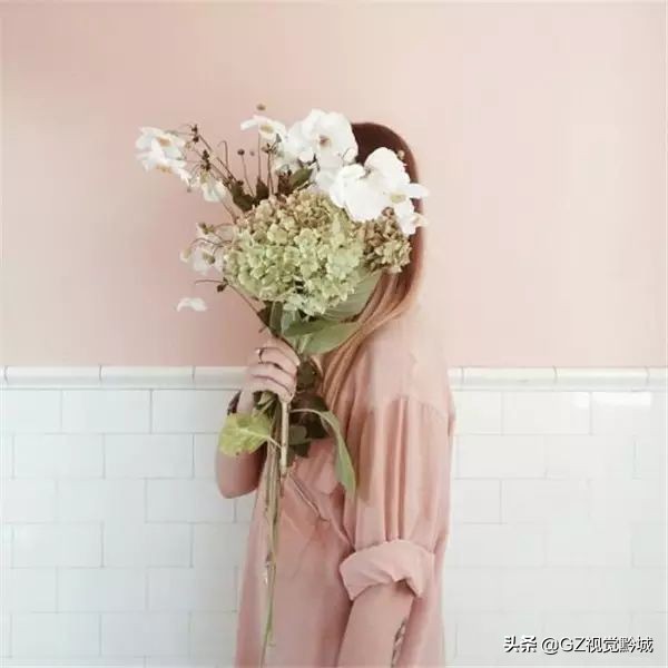 拍照完美避开所有镜头,拍照时怎样克服不看镜头的尴尬感