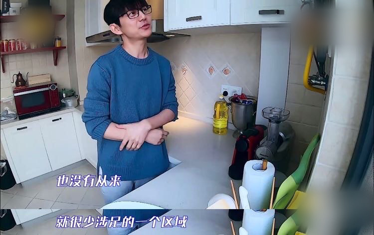 何炅家庭简介,何炅家庭背景首次曝光