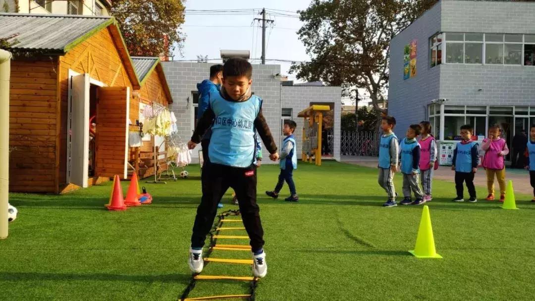 足球特色示范幼儿园,幼儿园足球文化特色简介