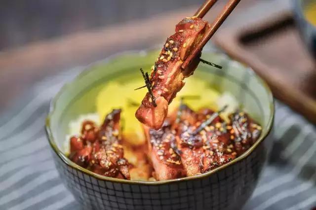 如何用电饭煲煮出各种美食,用电饭煲可以做什么吃最简单的