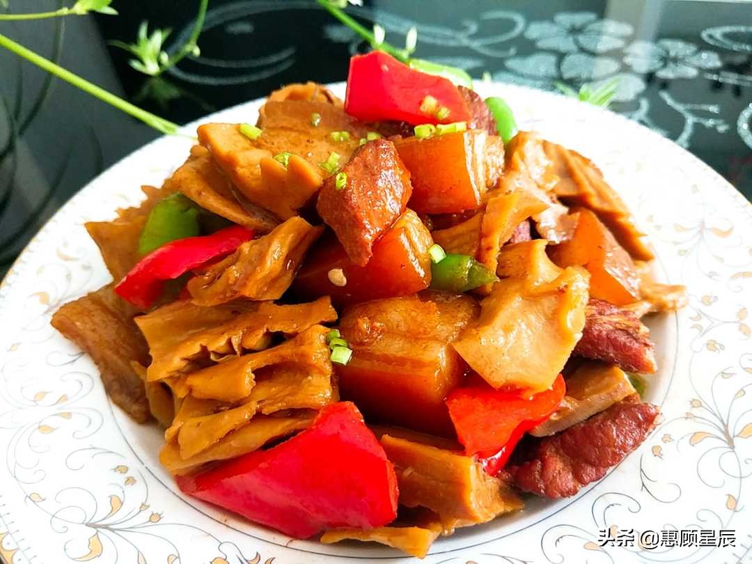 宜兴笋干红烧肉正宗做法,笋干红烧肉肥而不腻实在太好吃啦