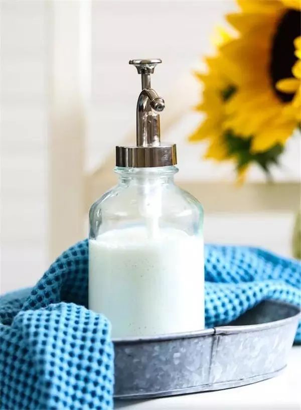 化妆品过期了还能用吗老爸评测,过期的护肤品化妆品千万别扔