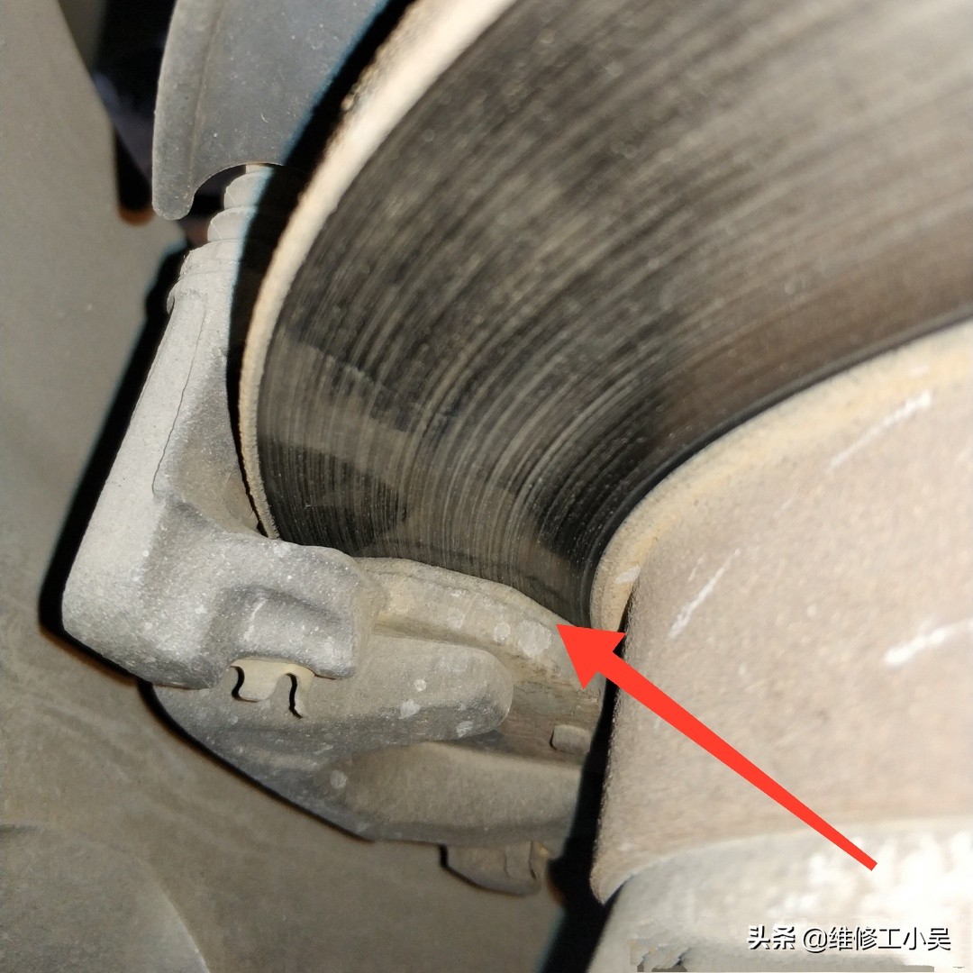 发动机漏油导致的维修问题大吗,漏油发动机质量怎么样