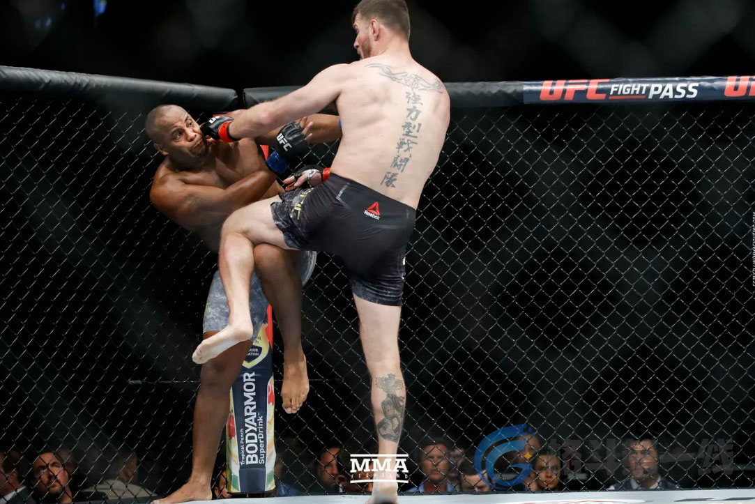 ufc比斯平vs黑龙,ufc中量级冠军黑龙最惨失利