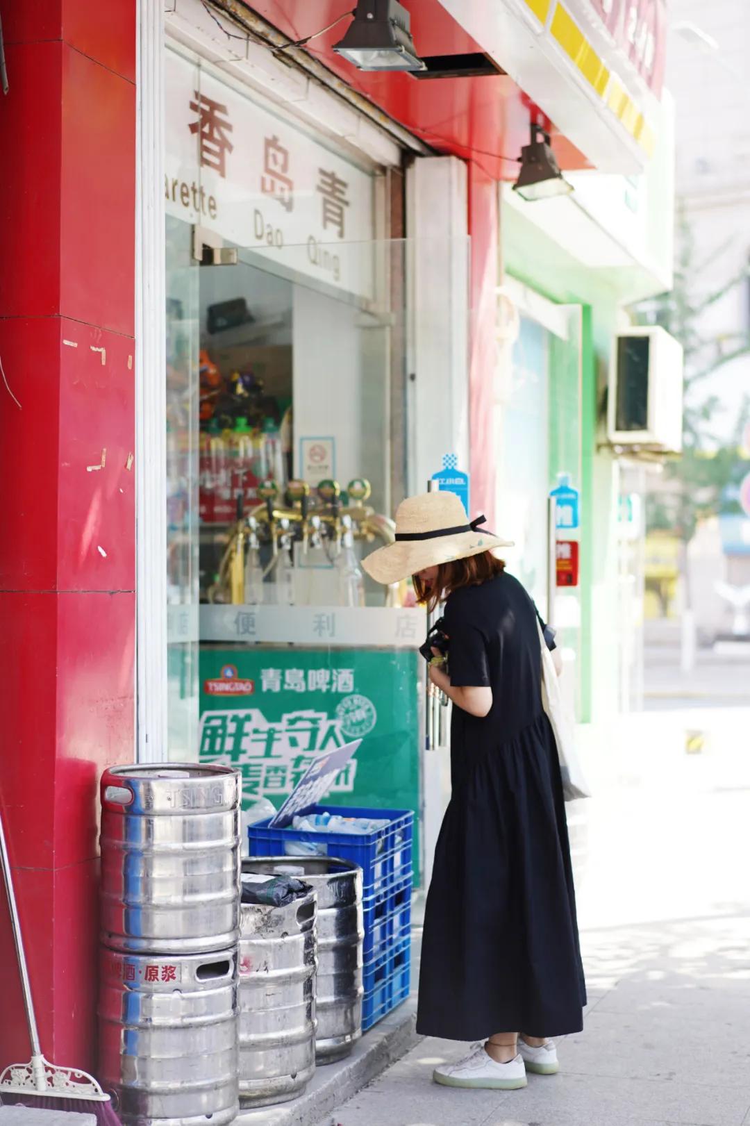 青岛的海给人很惬意,夏天青岛的海边热吗