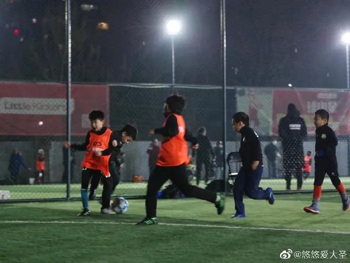 青苗故事|晒娃高级玩家——撑起梦想的“球爹”