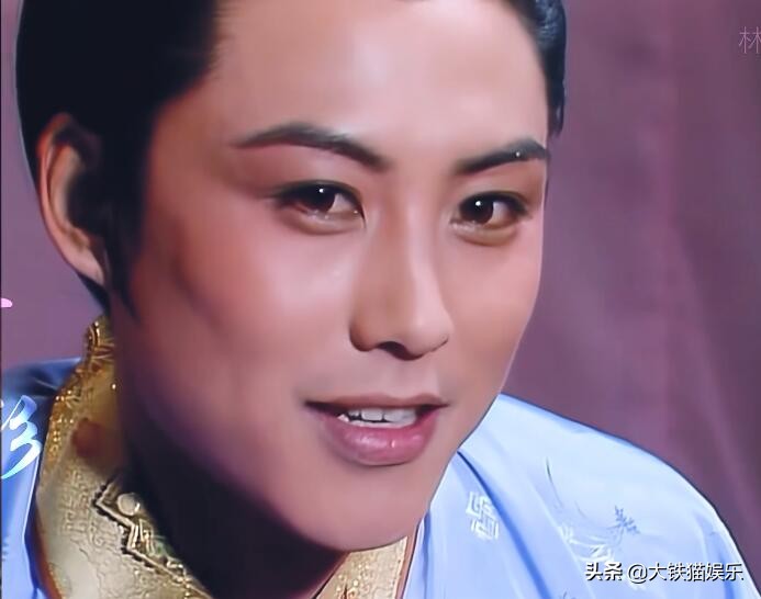 8位桃花眼男明星,最迷人的六位帅哥