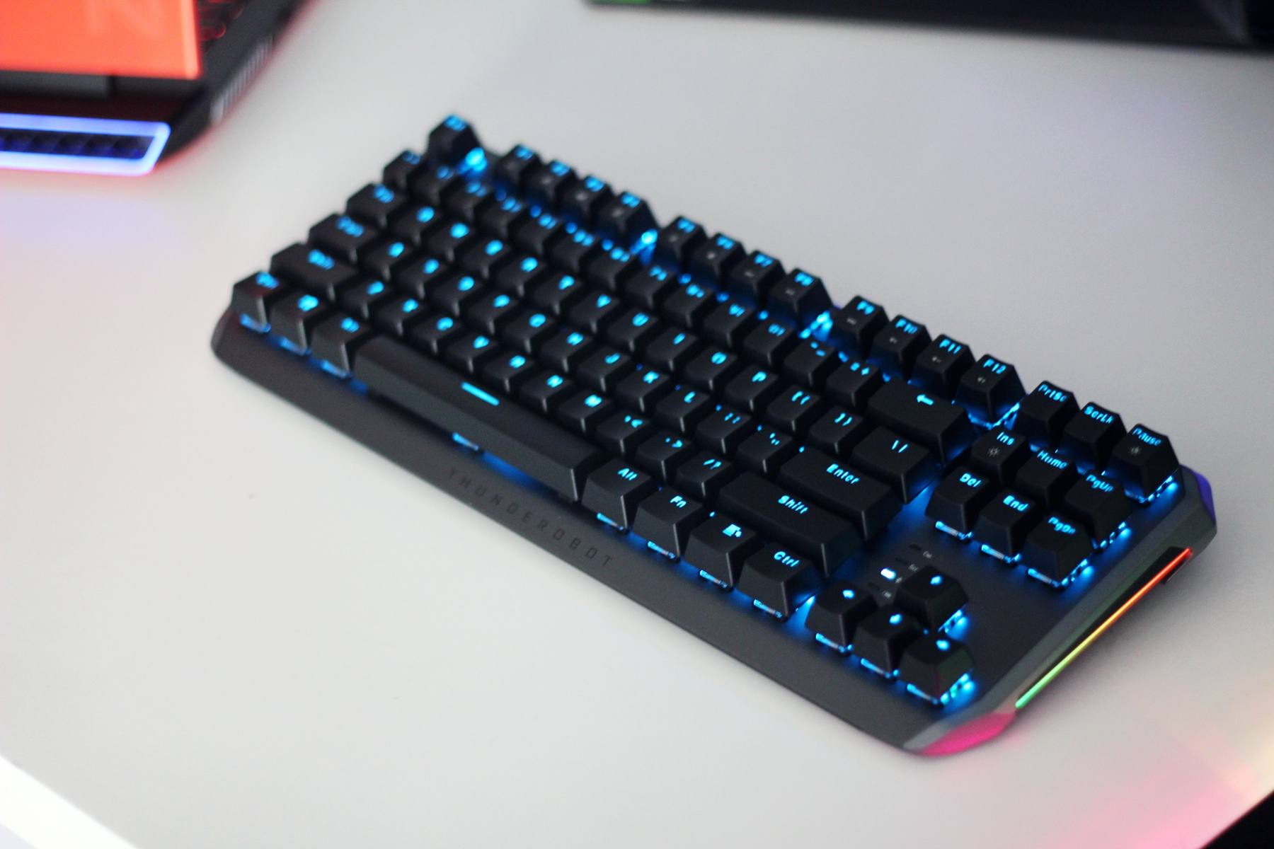 雷神玄龙机械键盘kl5087体验,多功能双头灯二合一复合灯