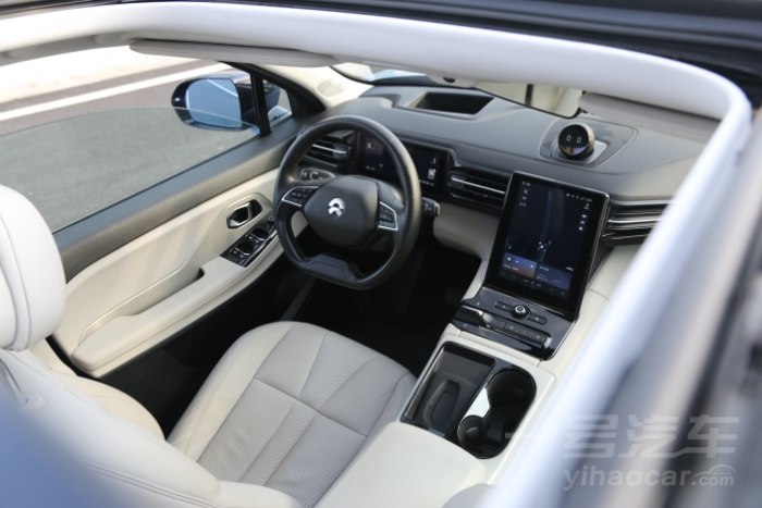 蔚来es8深度试驾预约,蔚来es8问界m9横评