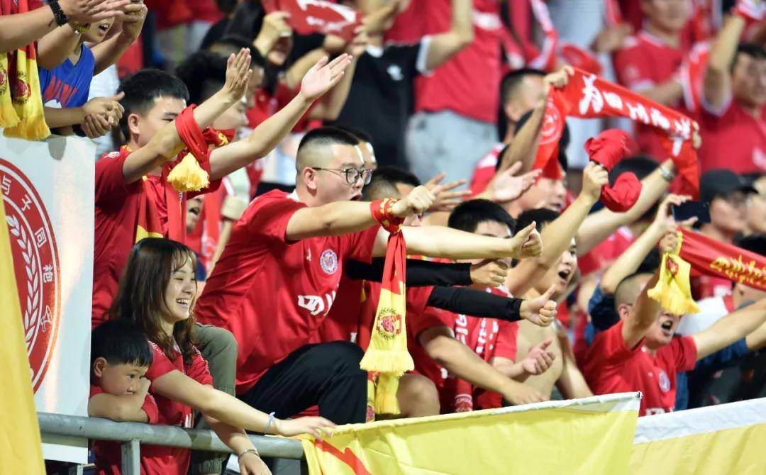 有几支球队面临解散中超联赛,面临解散的中超球队