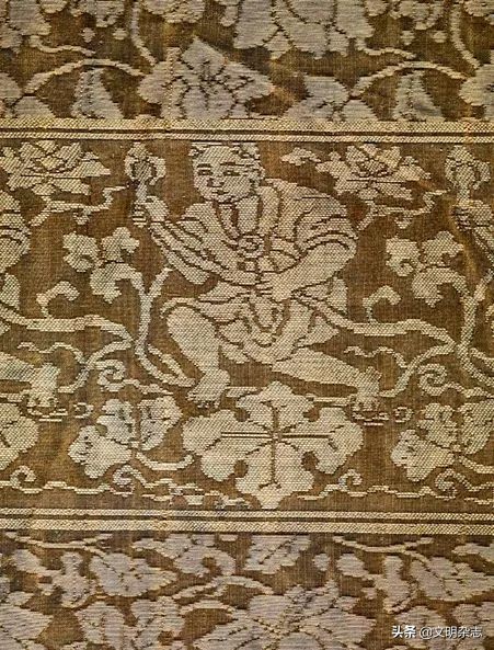 韩国传统高定服饰图片,一衣带水的韩语