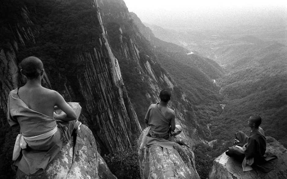 古代少林寺武僧练武踩凹地板,少林寺武僧进入部队练武