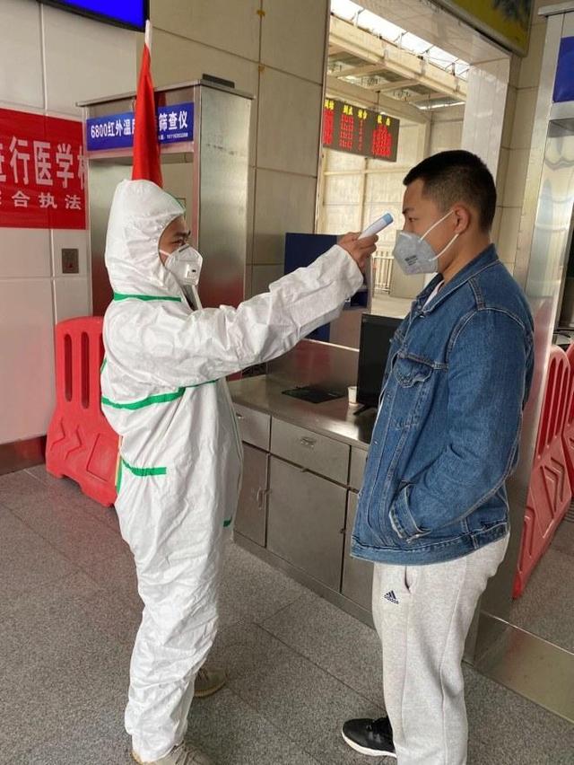 致敬抗疫一线90后00后,抗疫中00后90后比例