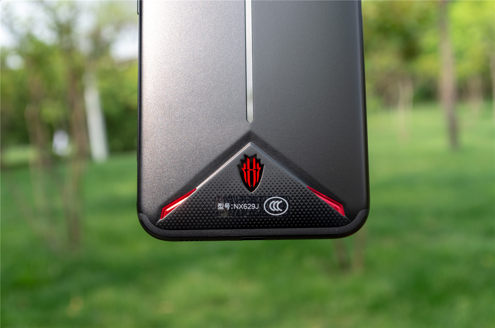 2899元起！红魔3评测：骁龙855+主动散热风扇