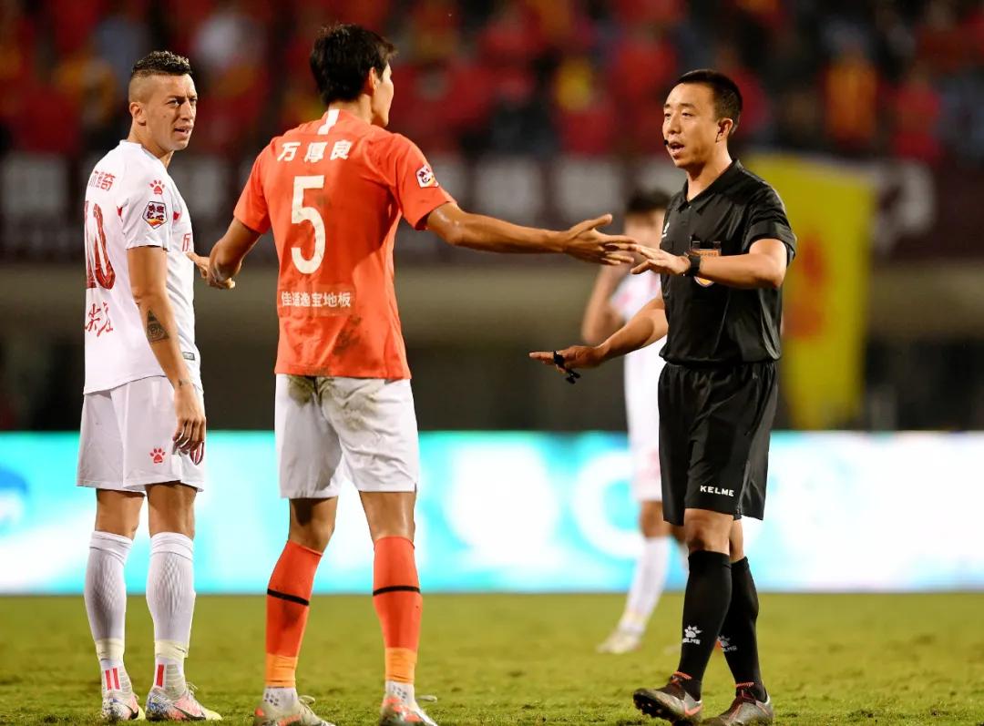 大力支持中国足协工作，长春市足协开展裁判公益培训活动