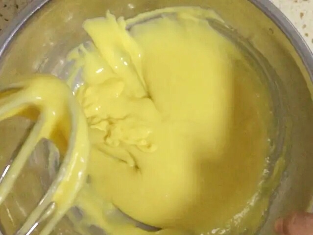 做蛋糕裂开有什么方法解决,海绵蛋糕回缩开裂的解决办法