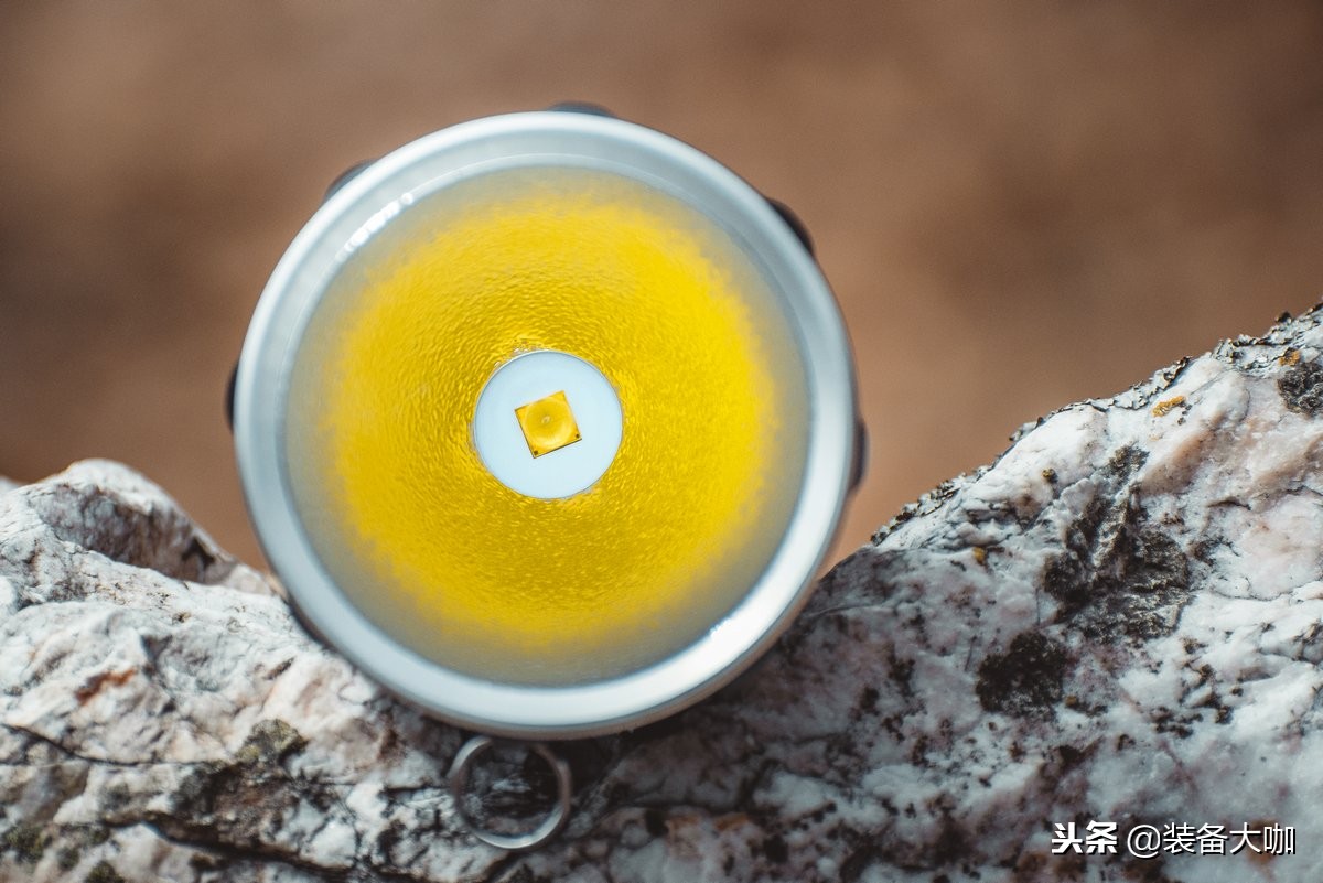 纳丽德圣火30手电筒适合户外吗,纳丽德圣火10手电筒怎么样