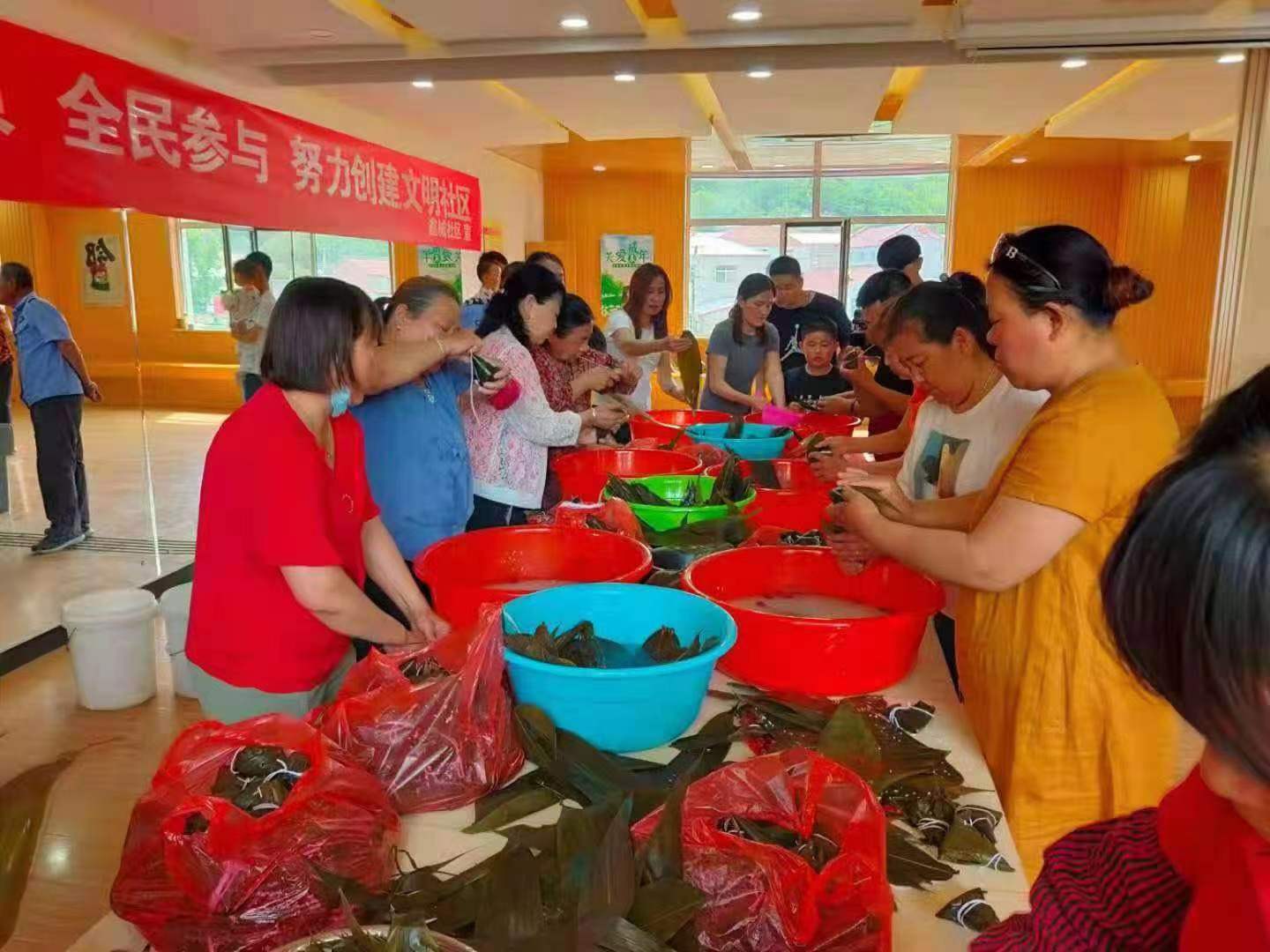 滦平县中兴路街道各社区开展丰富多彩的端午主题活动