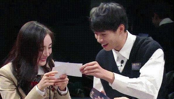 杨幂是不是又回到以前的样子了,杨幂其实大家都不容易互相理解吧