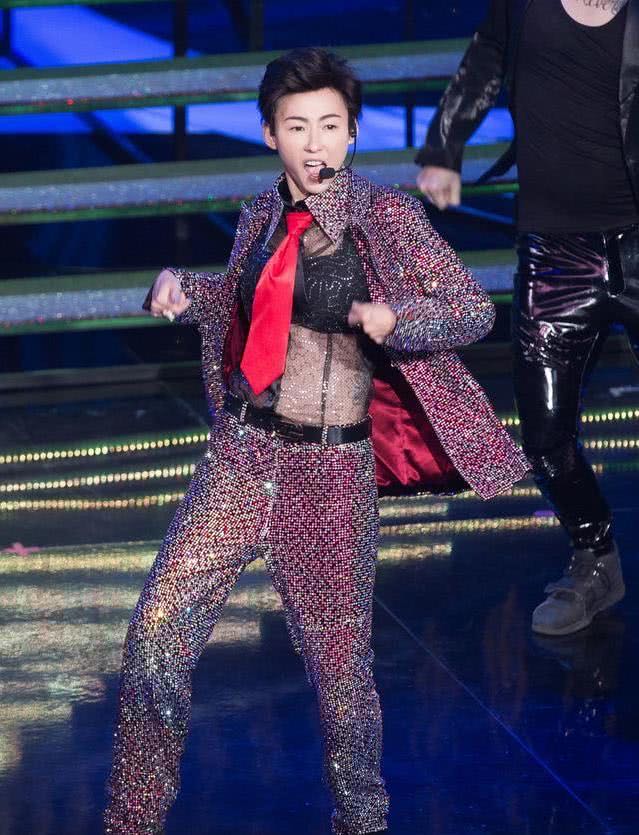 张柏芝短发造型图片大全集,张柏芝湿发造型慵懒迷人