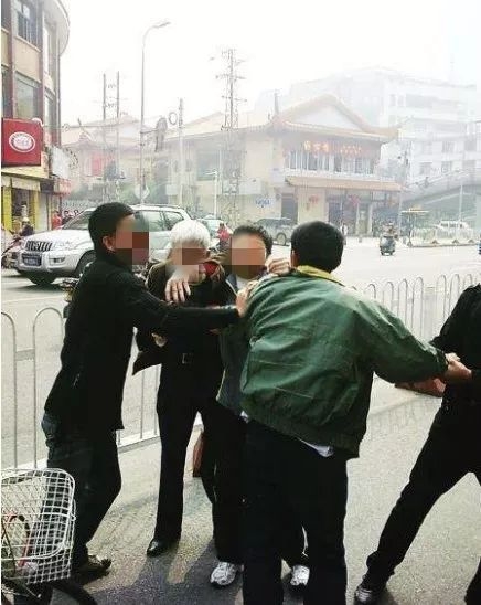 见义勇为打伤了人怎么办,见义勇为把人打伤如何判