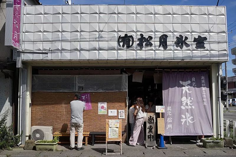 日式刨冰和雪花冰区别,日本的刨冰是什么样子的