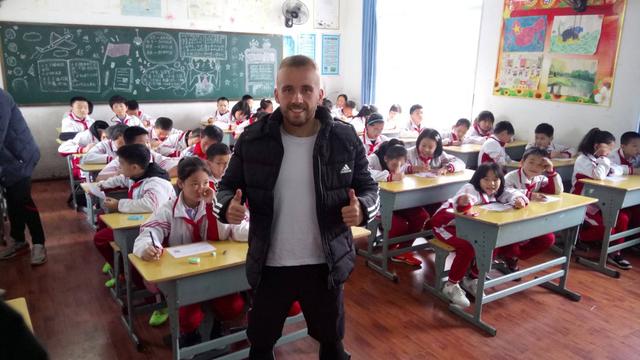 开展足球特色幼儿园方案,足球特色示范幼儿园简介