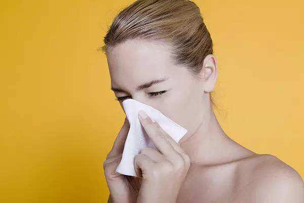 感冒药哺乳期妈妈能吃吗,哺乳期感冒吃药还能给宝宝喂奶吗