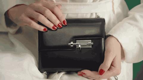 活了二十多年才知道,买爱马仕原来可以不用配货?