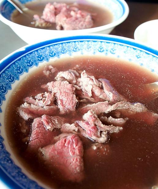 寿喜烧在日本料理中的地位,日本寿喜烧为什么要蘸生鸡蛋