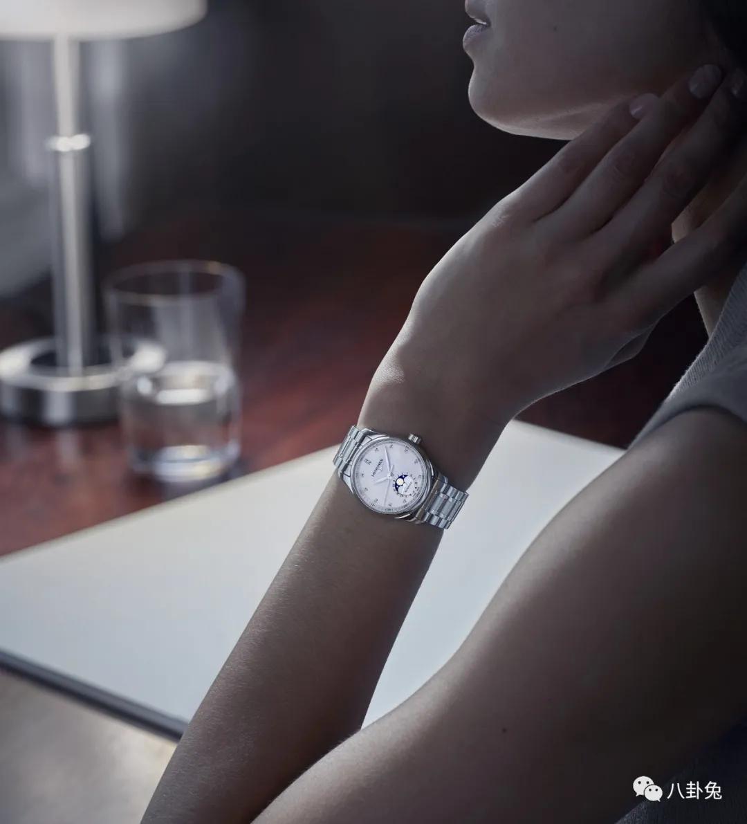 2万多元经典款也可以很时髦,经典款10年不过时怎么穿都好看