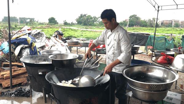 一座小城活跃着10000+乡厨，什么原因让粤西吴川这传统长盛不衰？
