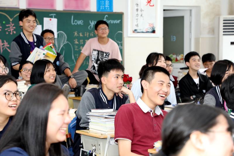 高考350分有必要继续读大专吗,高考成绩太差有大专上吗