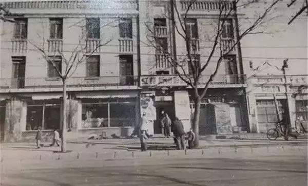 早期西单商场和现在是一个位置吗,西单怀旧街