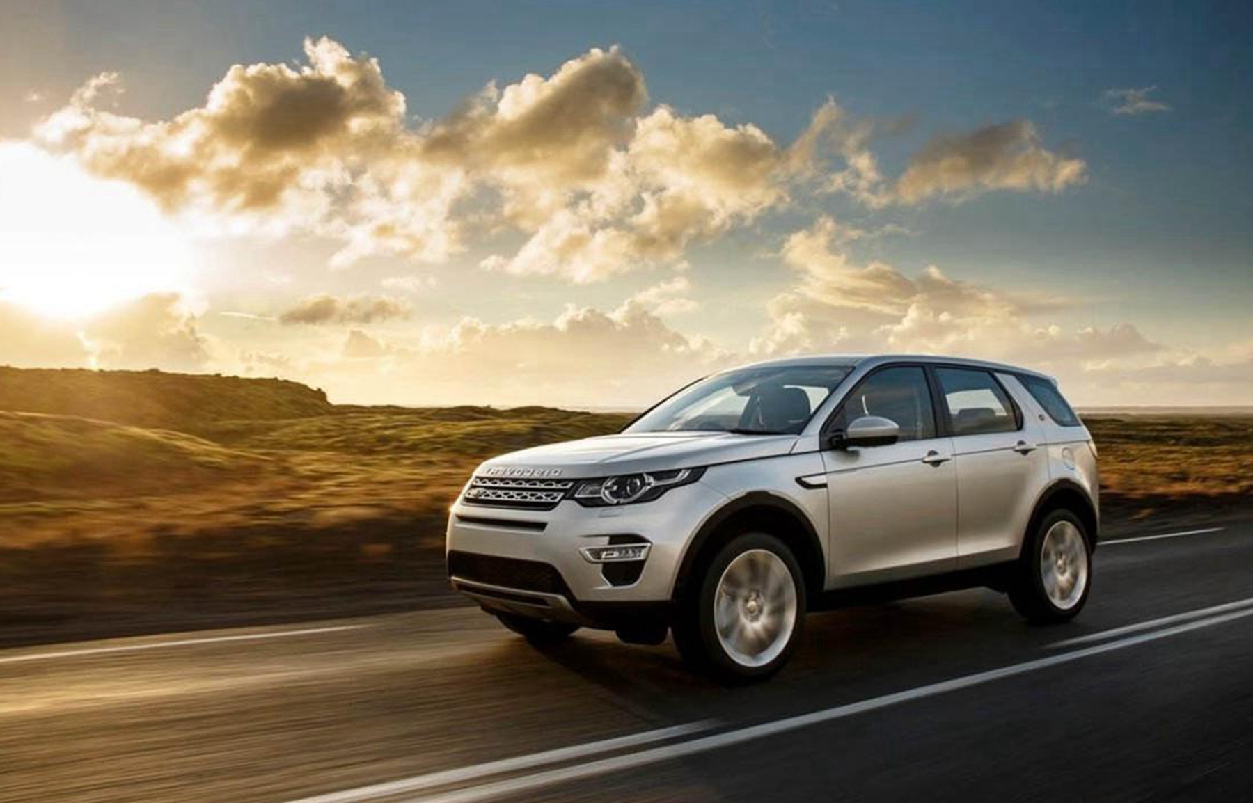 掉头转弯三不踩的操作,车掉头时什么也不踩吗