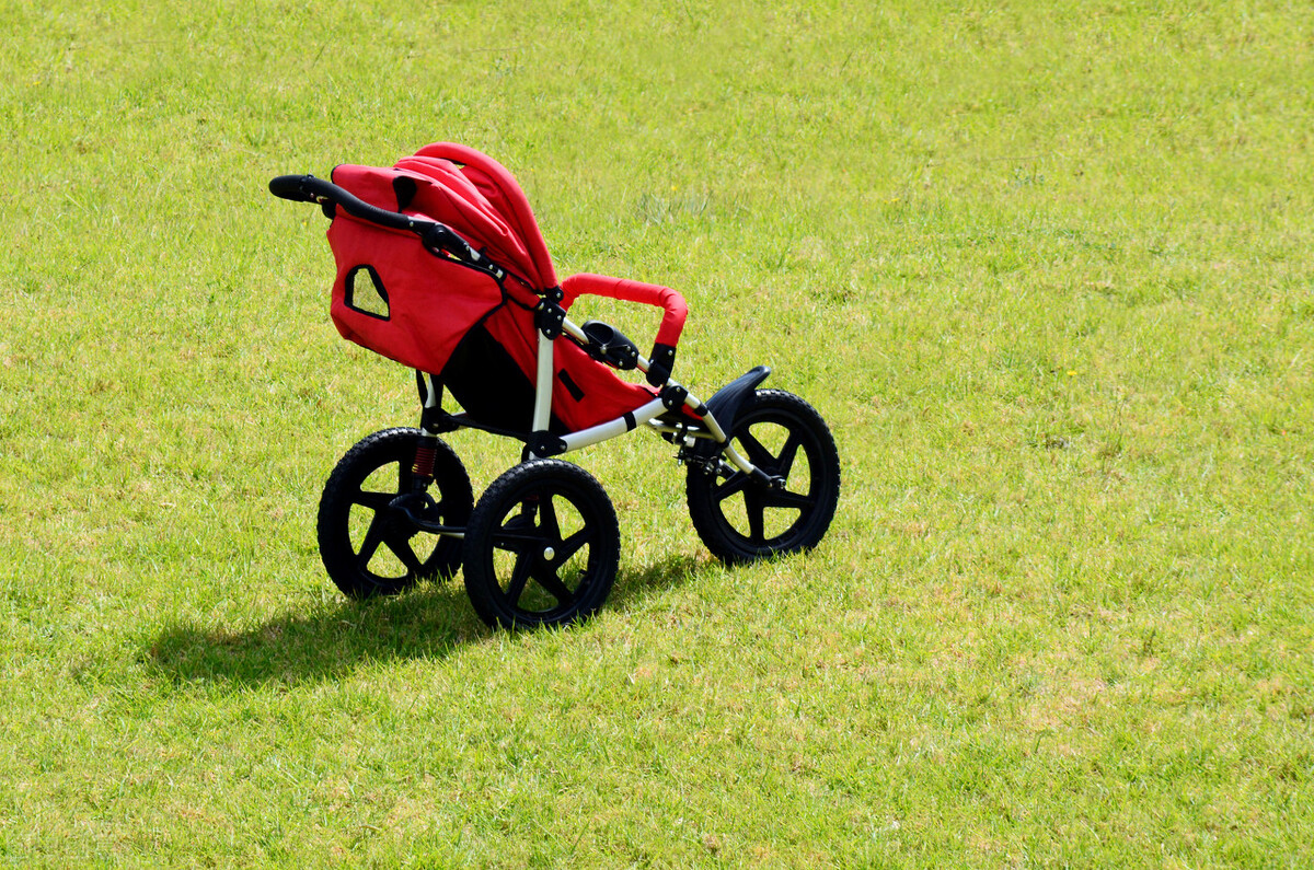 小推车晃孩子的危害,小推车不能躺怎么解决