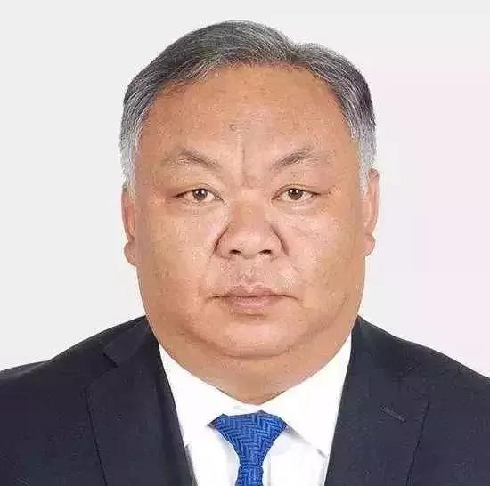 干部35岁满头白发,38岁白发特别多