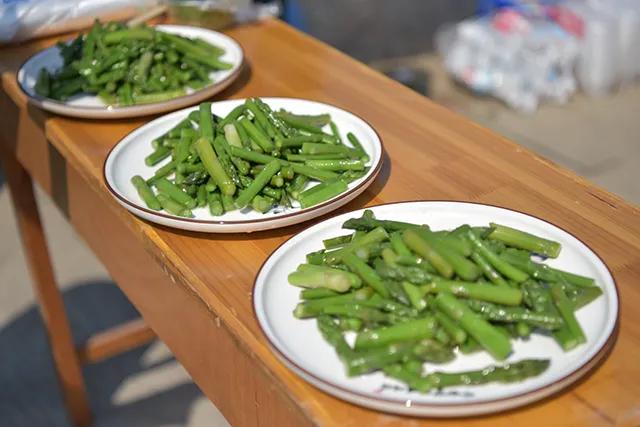 河南上蔡：诞生“芦笋王”单棵拍卖300元